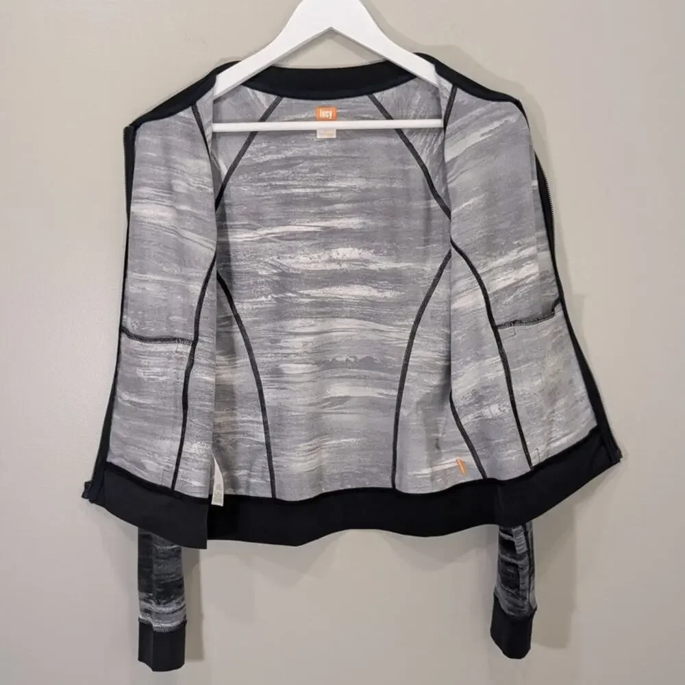 Lucy activewear defining
